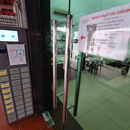Cozzy Motel Malacca Екстериор снимка