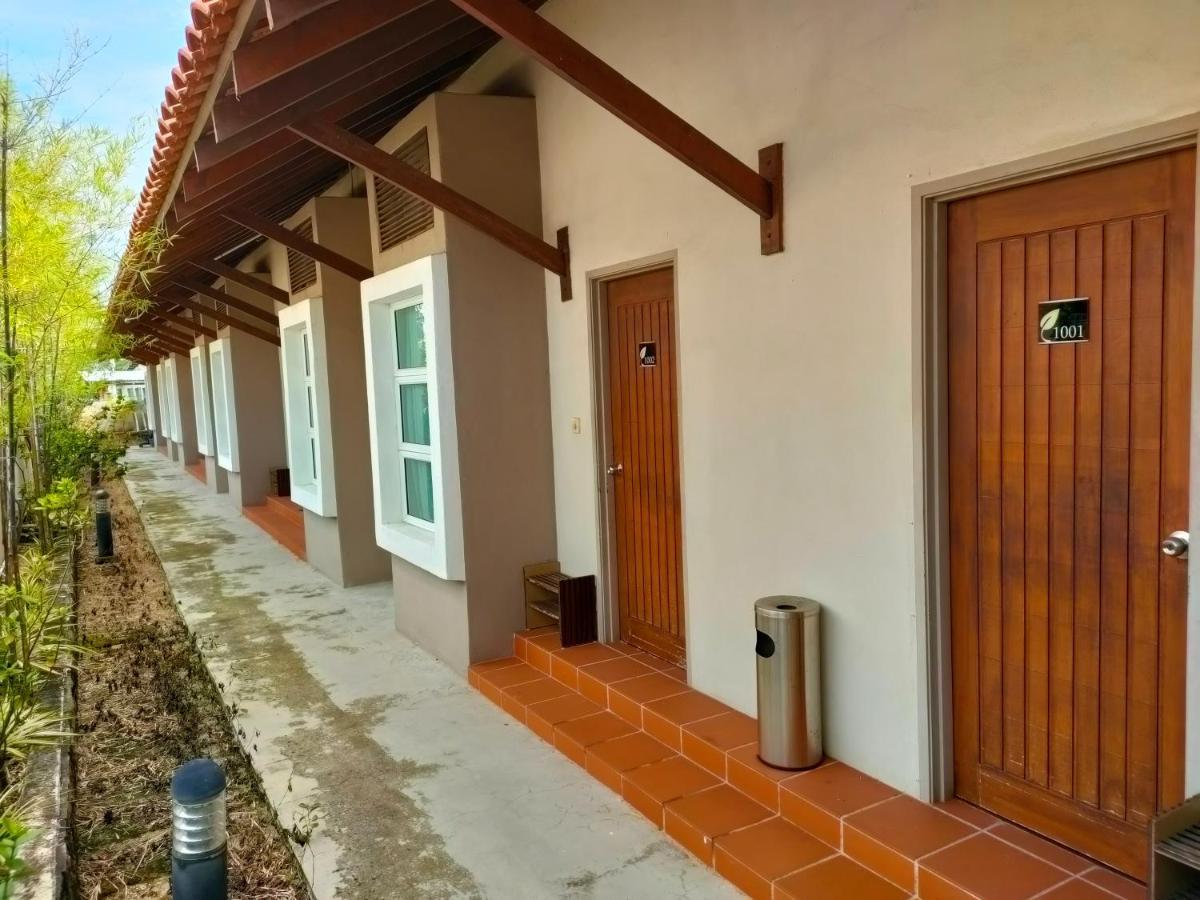 Cozzy Motel Malacca Екстериор снимка
