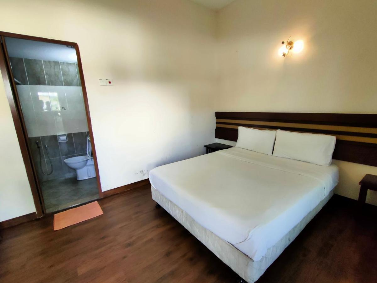 Cozzy Motel Malacca Екстериор снимка