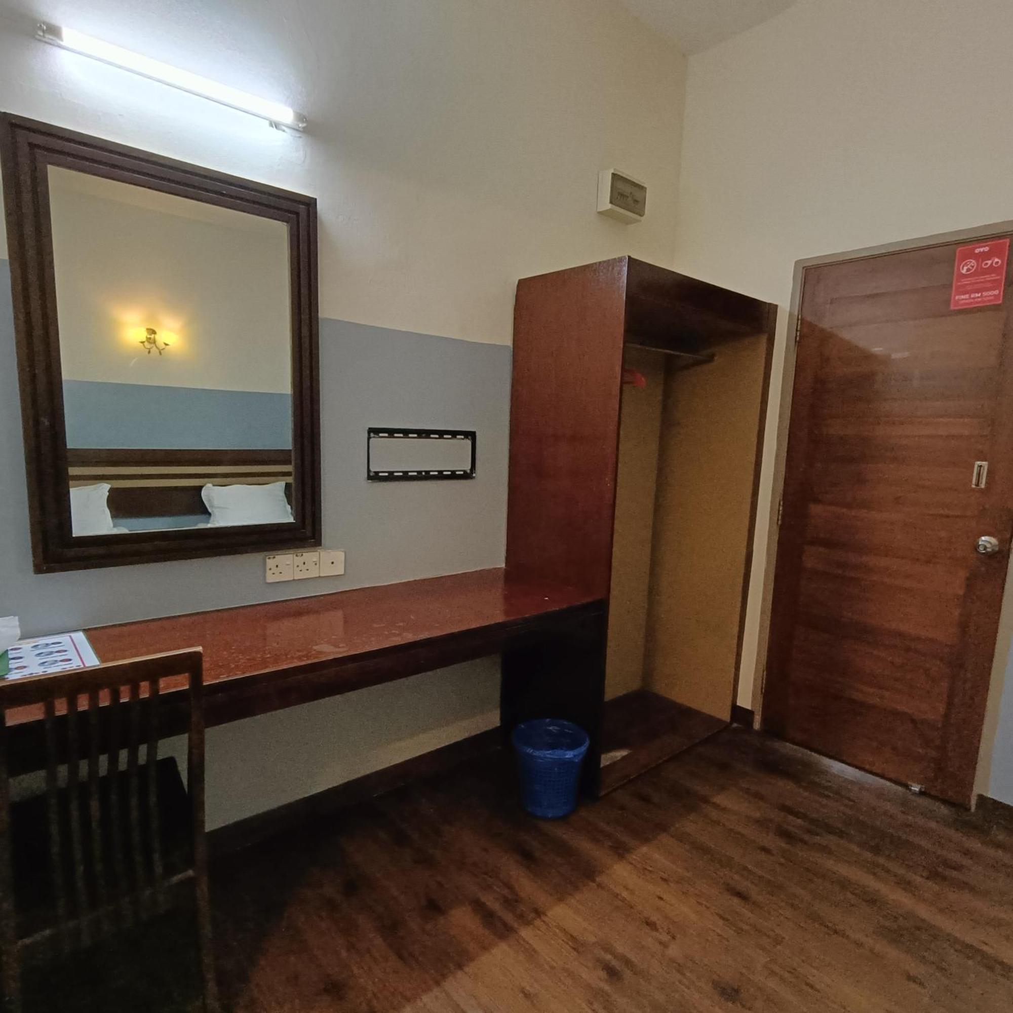 Cozzy Motel Malacca Екстериор снимка