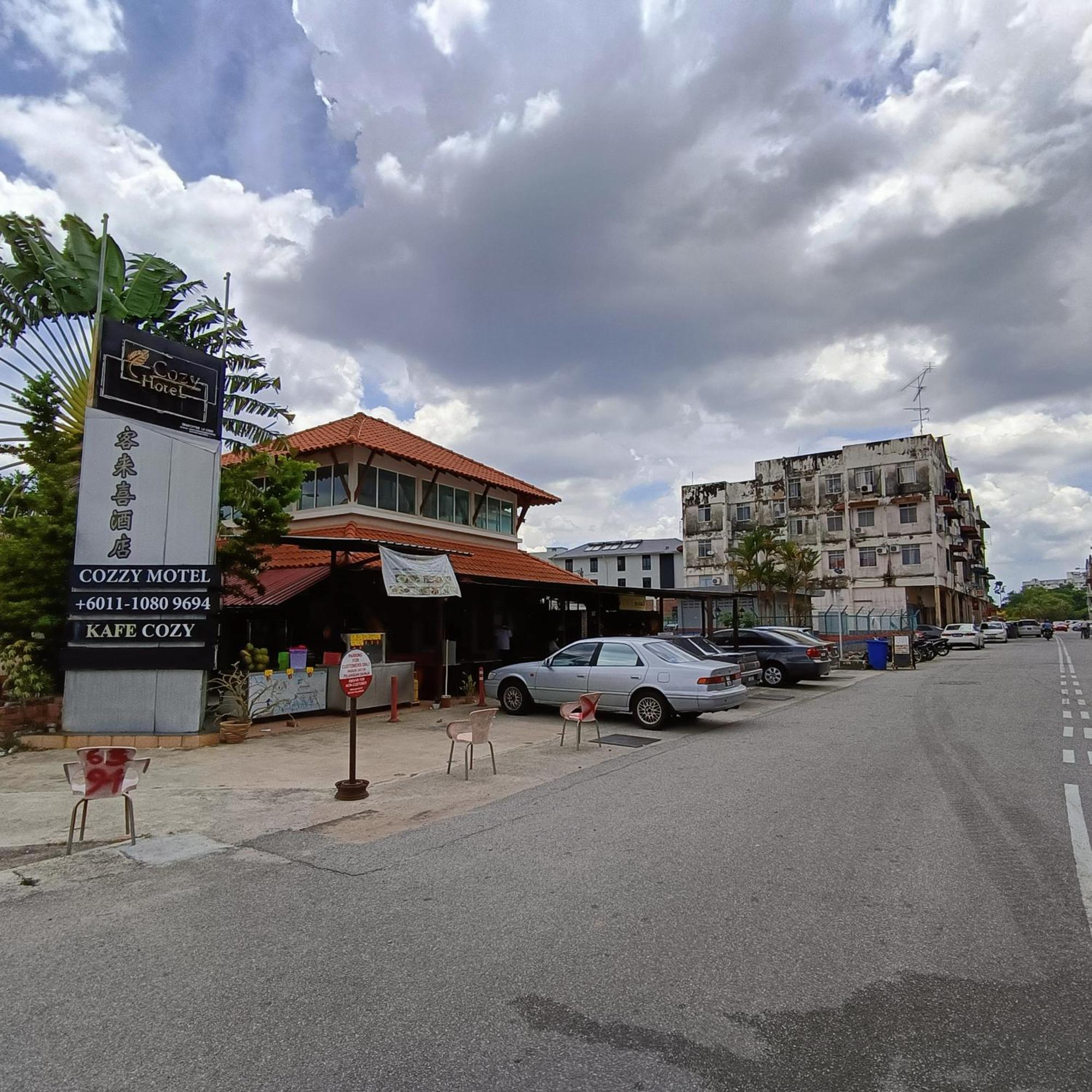 Cozzy Motel Malacca Екстериор снимка