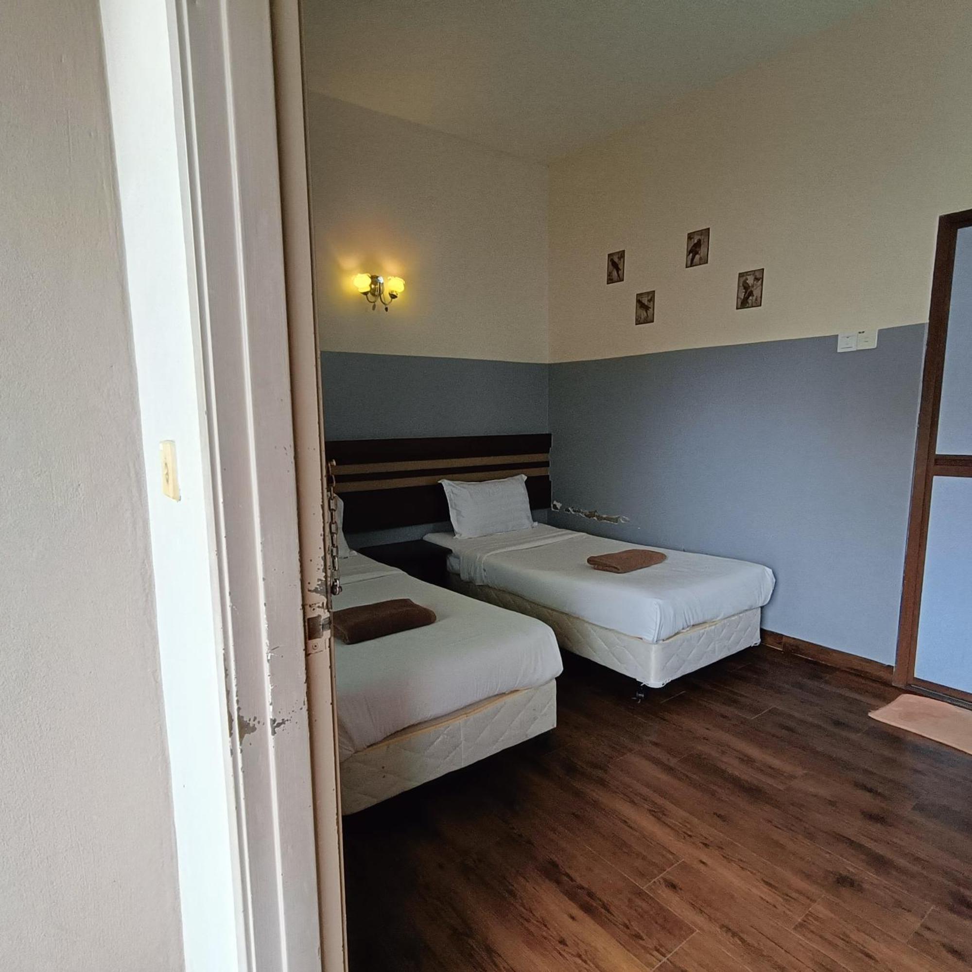 Cozzy Motel Malacca Екстериор снимка