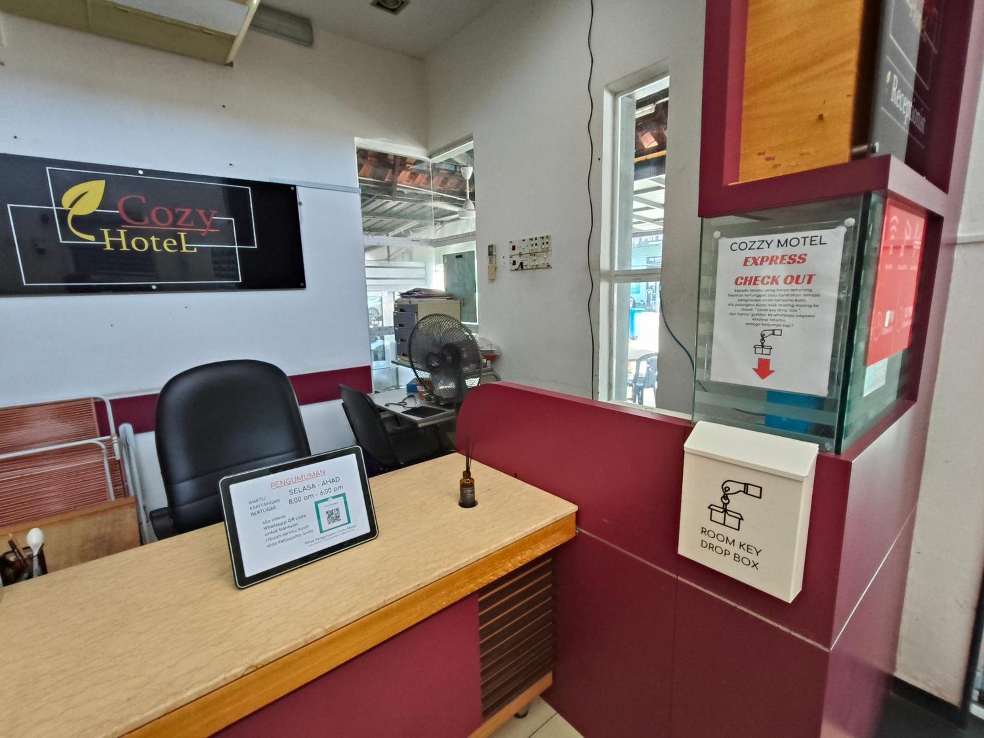 Cozzy Motel Malacca Екстериор снимка